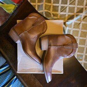 Dingo Tan Leather Ankle Boots